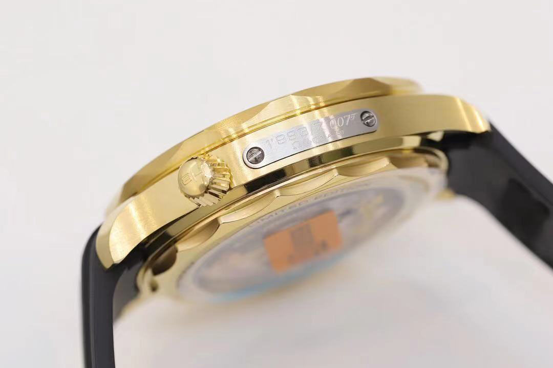 OR廠歐米茄海馬300米「黃金女王密使」與正品對比評測-復(fù)刻表