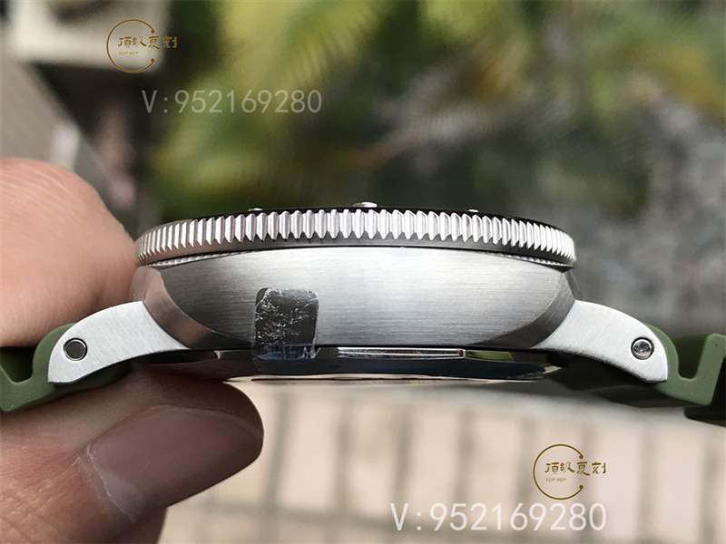 VS廠沛納海pam1055綠?；陱?fù)刻做工怎么樣,別具一格的軍綠色-復(fù)刻表