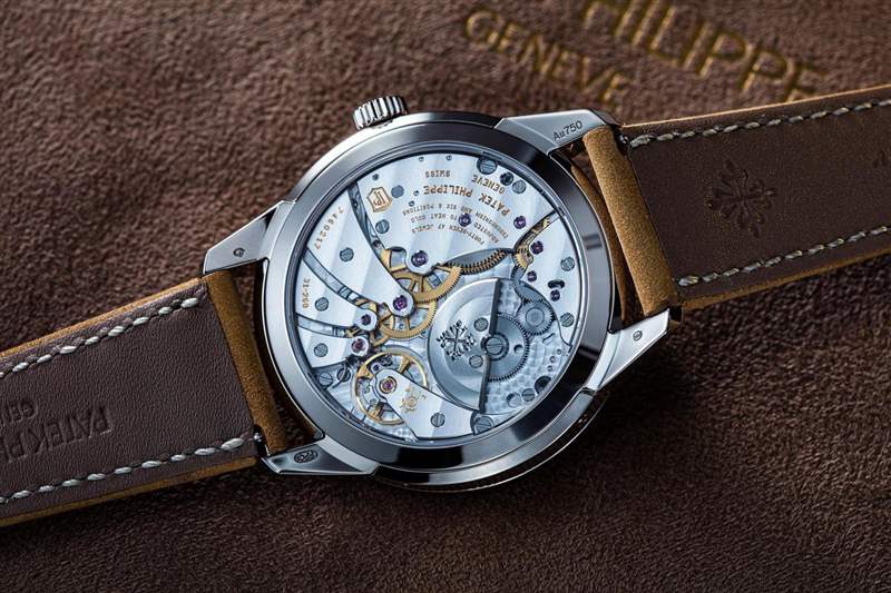 復(fù)古風(fēng)格的全新嘗試！百達(dá)翡麗Calatrava系列新增Ref. 5326與Ref. 5226-復(fù)刻表