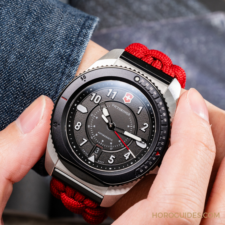 配備編織傘繩帶 最潮限量款也是超級工具表-復刻表